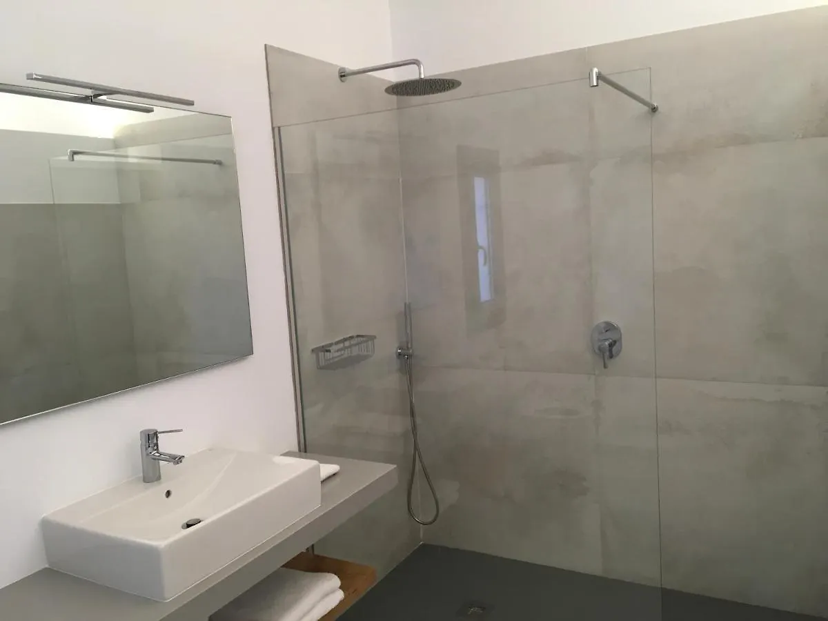 Petit Arta Villa 0*,
